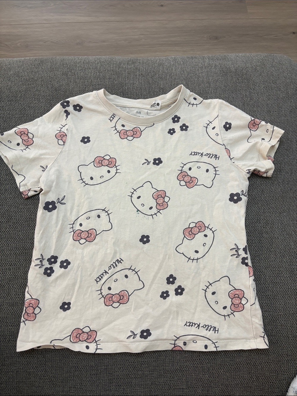H&M girls Cream Hello Kitty Short Sleeve Tee size IS 6X/7